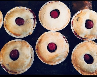 gourmet mini pie, gourmet fruit mini pies, mini  tartlets, mini tarts, handmade pies,fresh pie ,cherry blueberry peach apple pie ,3-3.5 LBS