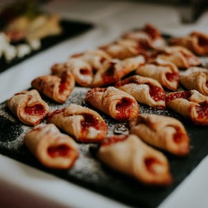 kolachi, baratfule, lekvaros papucs, fruity jam filled butter cookies
