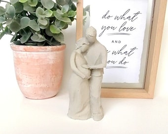 Concrete Pregnant Mom and Dad - Baby Nursery decor - Gift - Statue - Mom and Dad - Baby Shower - Parents - Family - Cute - Home Decor