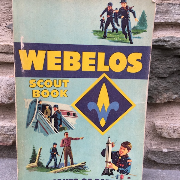 Vintage Webelos Boy Scout Book... Green. Old. Retro. Manual. Paperback. Guide. Club. Boys. Boy Scouts of America. Camping. 1973.