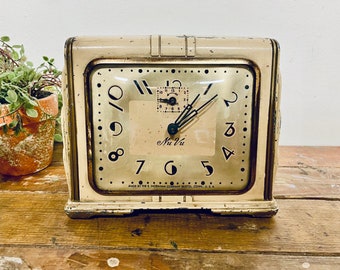 Vintage Ingraham Nu Vu Alarm Clock…Antique. Display. Cream. Gold. Wind Up. Tabletop. Timepiece. 1940s. Metal. Hands. Face. Dial. Art Deco