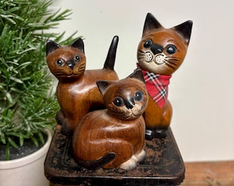 Vintage 1970's Carved Wood Cat Figurine...ONE. Hand Painted. Made in Asia.