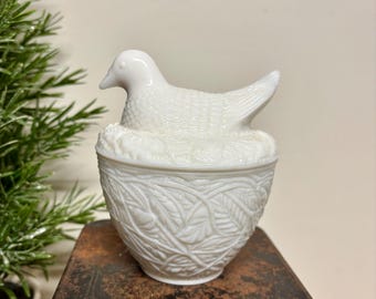 Vintage Avon Milkglass Dove on Nest...1970's Collectible Glass. Modern Farmhouse. Barnyard Decor. Candy Dish.