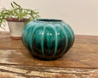 Vintage Blue Mountain Pottery Teal Drip Glaze Planter... Retro Green Pottery. Made in Canada. Plants.