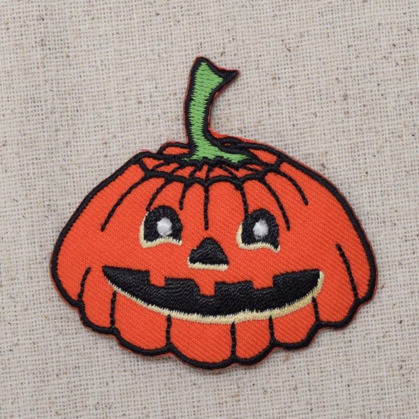 Jack O Lantern - Halloween Pumpkin - Iron on Applique - Embroidered Patch - 696557A