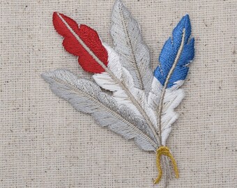 Indio - Plumas - Rojo, Blanco, Azul, Gris - Suroeste - Aplique termoadhesivo - Parche bordado - 695731A