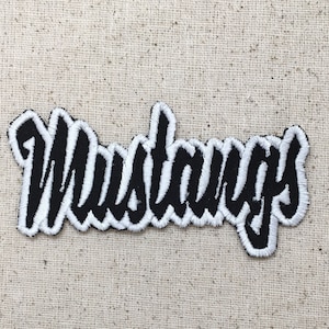 mustangs - Farbwahl - Maskottchen - Team Name - Worte - Applikation zum Aufbügeln - Gestickter Aufnäher