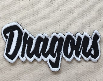 Dragons - couleur au choix - mascotte - nom de l'équipe - mots - fer à repasser - écusson brodé