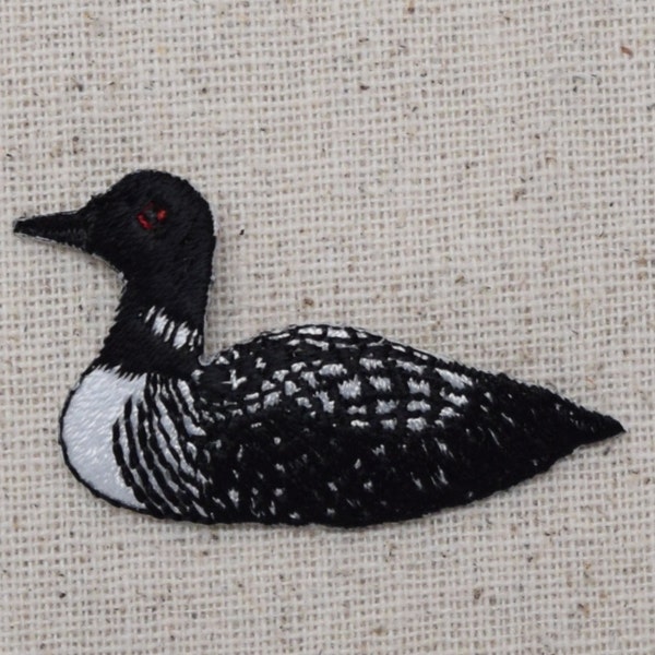 Single Loon - Facing Left - Water Fowl - Embroidered Patch - Iron on Applique - 694784-AL