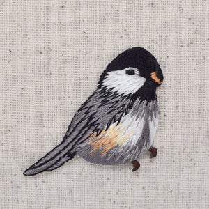Chickadee - Bird - Facing Right - Iron on Applique - Embroidered Patch - 1123147A