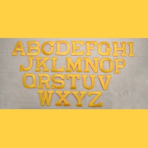Letra del alfabeto - AMARILLA - Estilo bloque - 5 cm - 5 cm - Aplique termoadhesivo - Parche bordado - Elija la letra