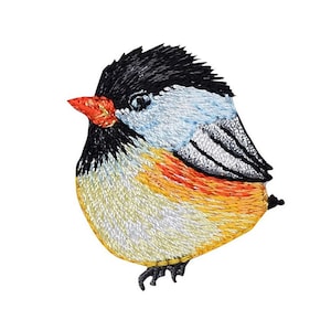 Puede incluir: Parche bordado para planchar de un pájaro pequeño y rechoncho con cabeza negra, alas azules y grises y vientre amarillo y naranja.