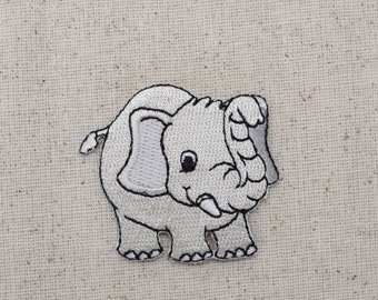 Grauer Elefant - Kinder Design - Bügelbild Applikation bestickt - 692431A