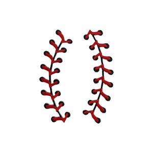 Könnte beinhalten: Rote und schwarze Baseballnähte, ein häufiges Designelement auf Baseballs.