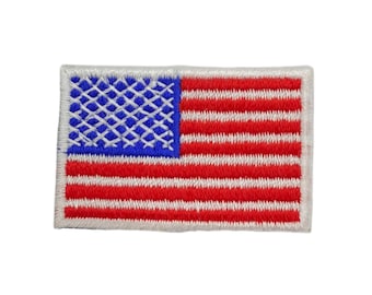 Gouden Kaart Van Kentucky Tegen Een Amerikaanse Vlag Vector Illustratie - Illustration of