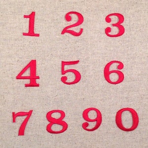 Números - 1,25 pulgadas - Rojo - Estilo bloque - Aplique termoadhesivo - Parche bordado