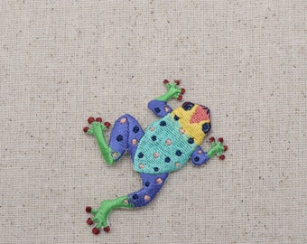 ID 0018A Sitting Frog Patch Looking Up Cute Baby Embroidered Iron On Applique
