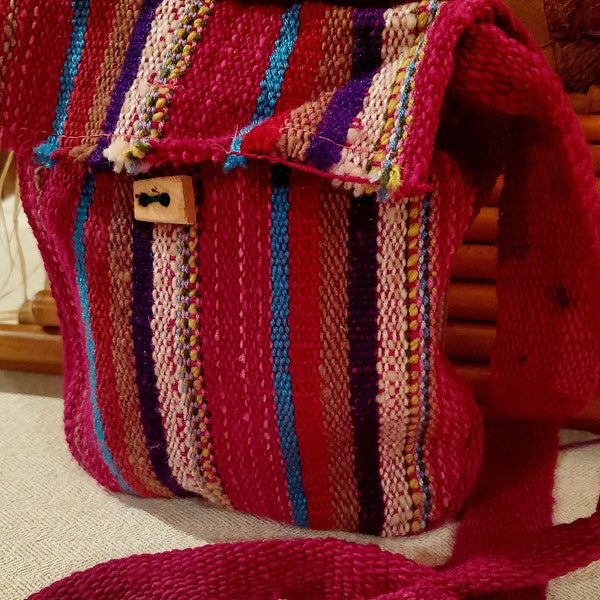 Crossbody bohemian folk, The Rustic chic/ Made by indigenous from the Andes,