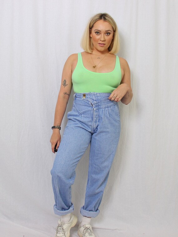 pleated wrangler jeans