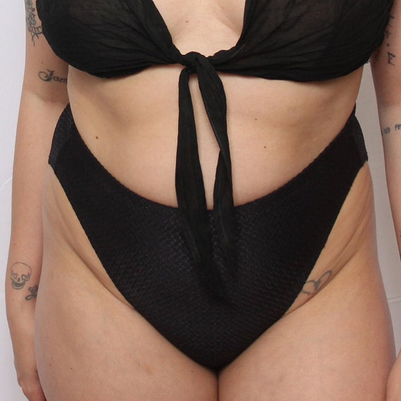 90s high waisted black textured bikini bottoms - image 2