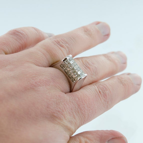 14k White Gold Ring with Invisible Set Princess C… - image 5