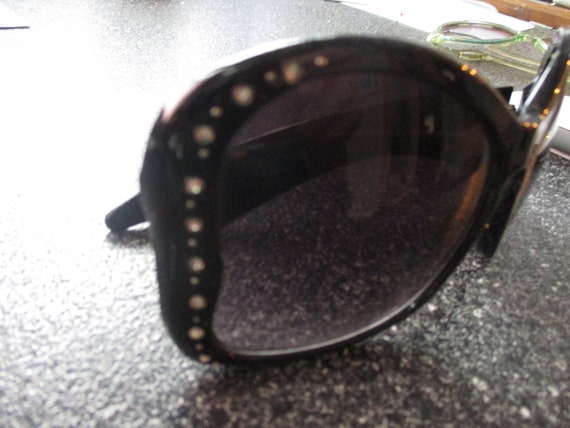 Vintage 1970's Rhinestone oversized sunglasses, I… - image 4