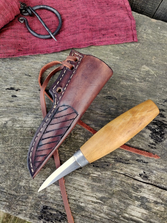 Gaine en cuir pour Mora 120, réalisée sur commande gaine en cuir pour  couteau à découper. Etui en cuir végétal. Gaine travaillée à la main -   France