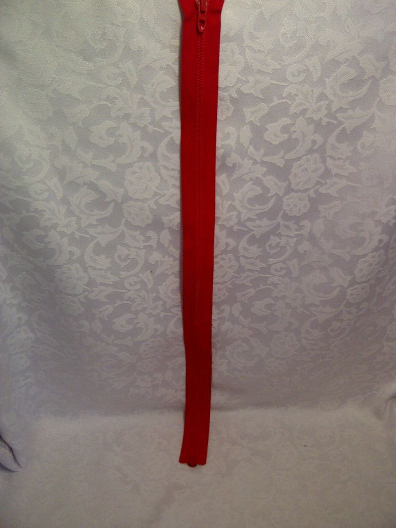 Talon Red Nylon Tape With Metal Pull 22 Separating Zipper