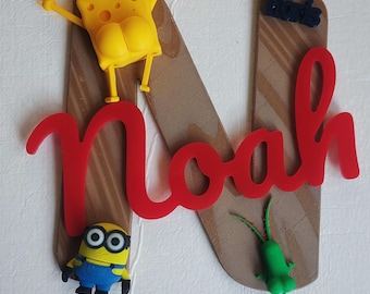 Placa de nombre 3D personalizada para guardería con imanes: inicial grande + nombre en cursiva, 2 estilos, madera PLA o PLA mate, fecha de nacimiento