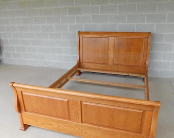 Thomasville American Oak Collection Queen Size Sleigh Bed (shipping is not free)