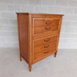 Thomasville Hollywood Regency Style Chest (shipping is not free)