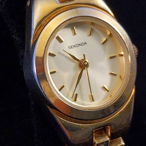 Vintage Sekonda women&#39;s quartz watch