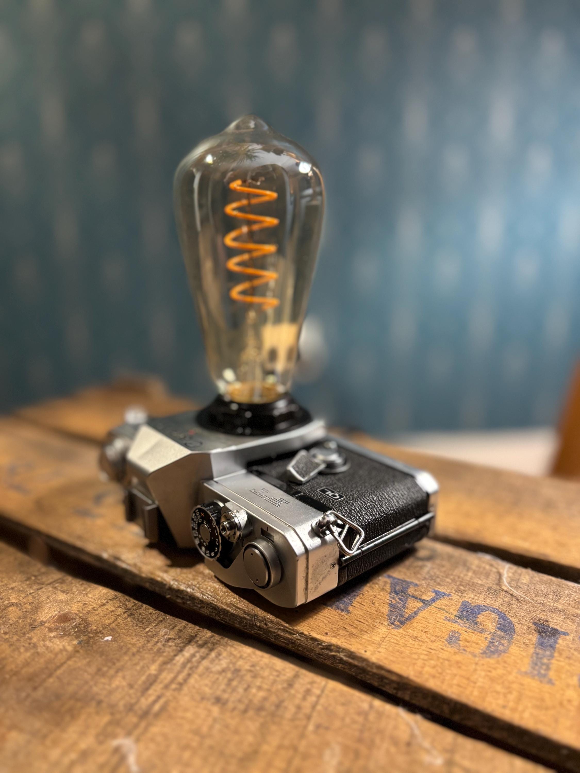 Lampe Inactinique Rouge Et Laiton – Vintage 1930 Pour Photographe Collectionneur
