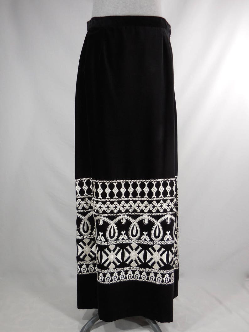 Skirt 1960s 1970s black white maxi skirt long straight skirt border print embroidered skirt Malbe Original size 15-16