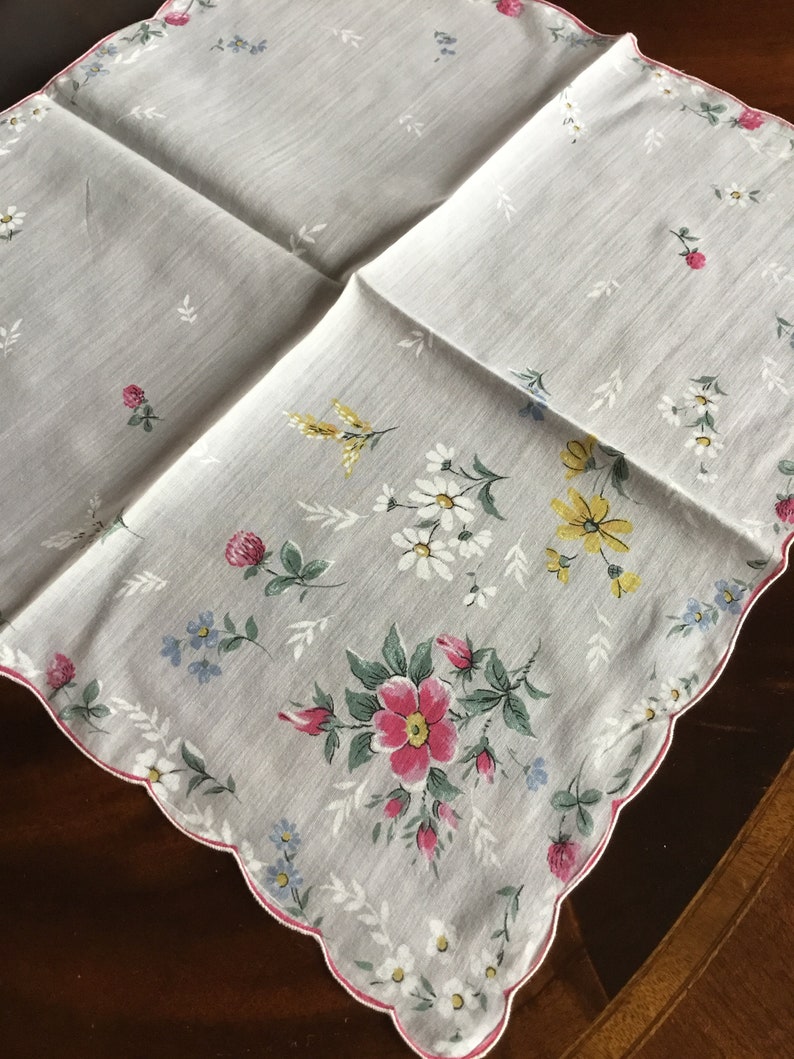 Vintage handkerchief vintage hanky vintage hankie Valentine handkerchief floral scalloped edge