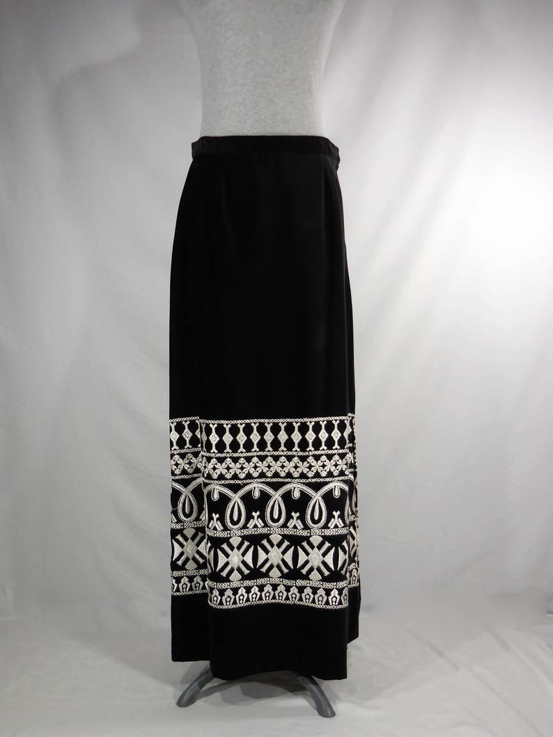 Skirt 1960s 1970s black white maxi skirt long straight skirt border print embroidered skirt Malbe Original size 15-16