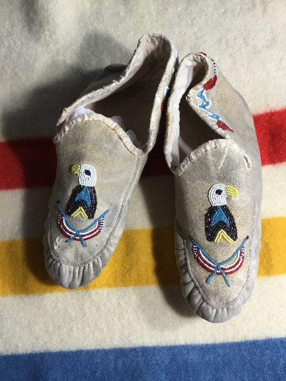 Mocassins Amérindiens antiques chaussons adultes caribou à la main de perles en verre perles Athabaskan Athabaskan tribu Alaska taille large Xlarge | Caracteristique
Mocassins Amérindiens antiques chaussons adultes caribou à la main de de de perles en verre perles Athabaskan Athabaskan tribu Alaska taille large Xlarge | Caracteristique
8f825a