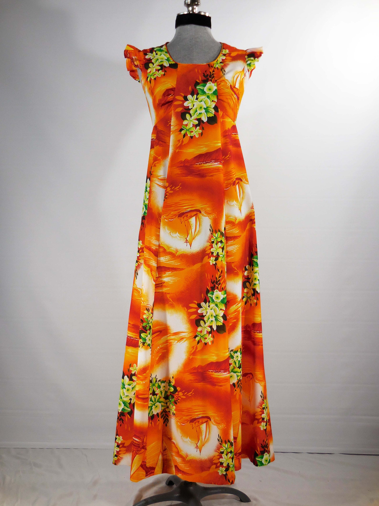 polyester muumuu