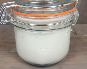 Getmjölkskefir, hampaolja-drömkräm, kefirlotion, hampaolja-handkräm, probiotisk balanserad, handgjord lotion, bodylotion, getmjölk-bodylotion