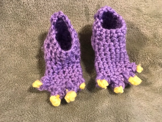 purple baby shoes