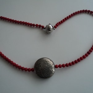 Vintage Mediterranean coral beaded necklace silver clasp