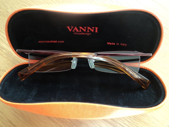 Vanni Occhiali frame - Gem display picture 3