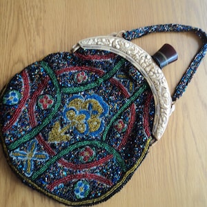 Art Deco 1920s culluloid frame beaded Bakelite clasp bag