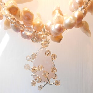 Rose-Set, Perlen, Juni Geburtstag, Juni Geburtsstein, Halskette und Ohrringe, rose, Quarz, Edelsteine, Kristalle, Sterling Silber, Geschenkkarton, beige
