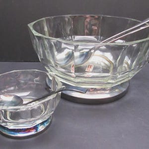 Kristallklart glas salladsskålsset försilvrad fotplatta panelmärkt Italien