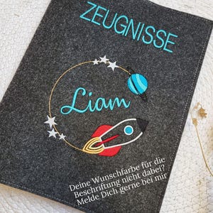 Zeugnismappe mit Namen bestickt | Geschenkidee für Schulkinder | Filzhülle bestickt