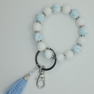Silicone beaded wristlet
