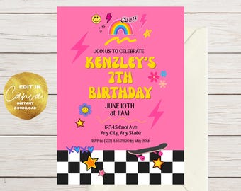 クールな女の子の誕生日招待状：ピンクのチェック柄7歳の誕生日、レトロなスケーターガール招待状、編集可能なCanvaテンプレート（デジタルダウンロード）