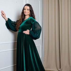 Emerald Green Velvet Ren Faire Dress, Maxi Renaissance Dress, Medieval Dress, Ren Faire Costume, Velvet Dress with Train, Maternity Gown image 2