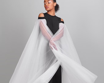 Kreative Vision von Met Gala, Avantgarde-Kleidung, langes extravagantes Kleid, ausgestelltes Kleid, Abendkleid, japanische Kleidung, futuristisches Kleid